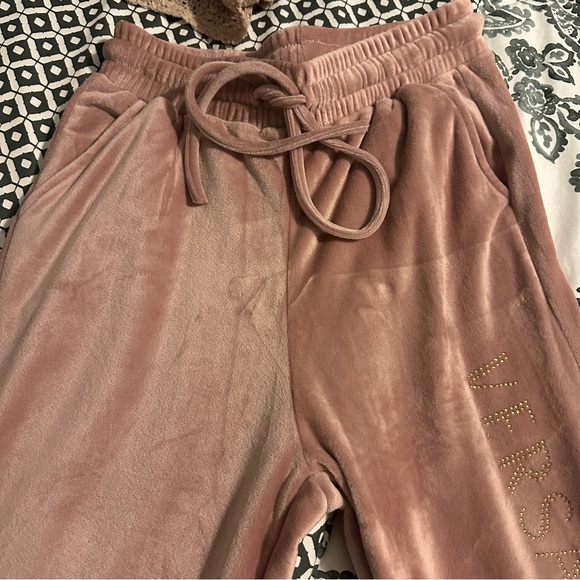 New set , dust pink, comfortable and perfect for the season - Picture 3 of 4